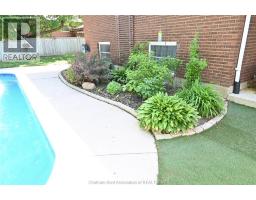 5 Bernard AVENUE East - 30