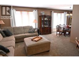 5 Bernard AVENUE East - 5