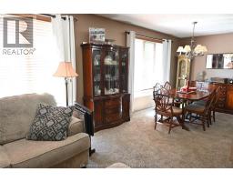 5 Bernard AVENUE East - 7