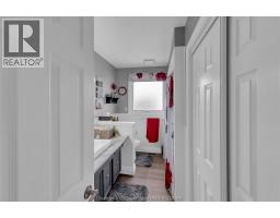 28 Campbell STREET - 23