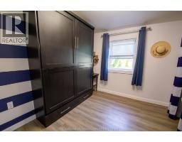42 Wellington STREET - 23