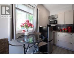 42 Wellington STREET - 41