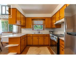 140 Gregory DRIVE East - 14