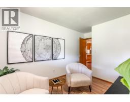 140 Gregory DRIVE East - 18
