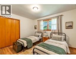 140 Gregory DRIVE East - 22