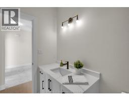 207 Rosewood CRESCENT - 40