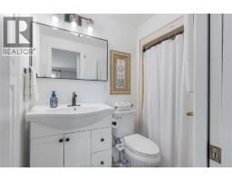 76 PAMELA CRESCENT - 31