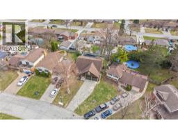 76 PAMELA CRESCENT - 44