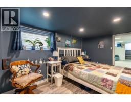 460 Queen STREET - 24