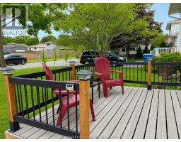 40 Thornhill CRESCENT - 2