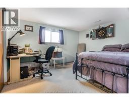40 Thornhill CRESCENT - 38