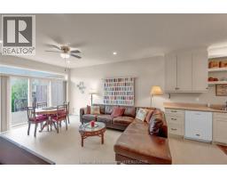 6 Caleb COURT - 11