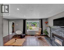 12 McKinnon DRIVE - 17