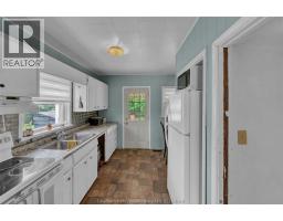 12 McKinnon DRIVE - 18