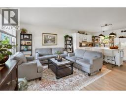 8585 James STREET - 5