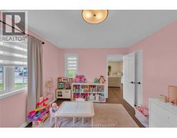 2027 Dufferin AVENUE - 19