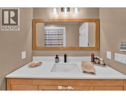 2027 Dufferin AVENUE - 28