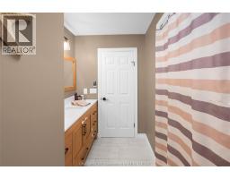 2027 Dufferin AVENUE - 29