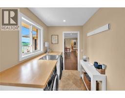2027 Dufferin AVENUE - 31