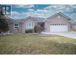 12 Paxton DRIVE - 1
