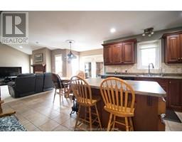 12 Paxton DRIVE - 18