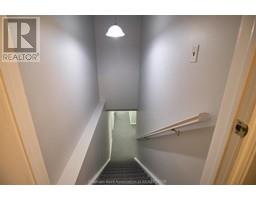 12 Paxton DRIVE - 33