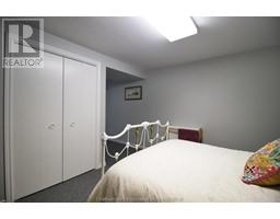 12 Paxton DRIVE - 38