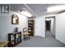 12 Paxton DRIVE - 40