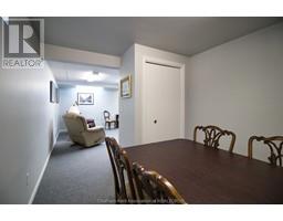 12 Paxton DRIVE - 41