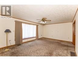 12 FREDA STREET - 14