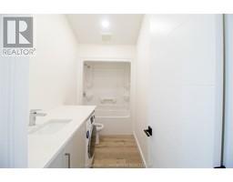 91 Adelaide STREET - 14