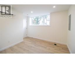 91 Adelaide STREET - 29
