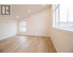 91 Adelaide STREET - 6