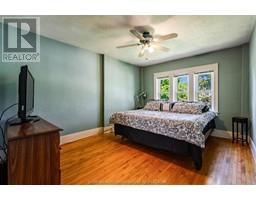 232 Chatham STREET South - 25