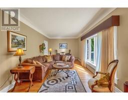 7 CHATHAM STREET South - 11