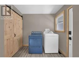 192 John STREET East - 5