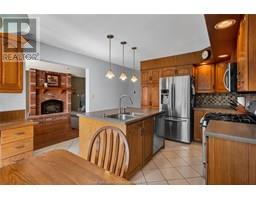 56 NORWAY MAPLE DRIVE - 13
