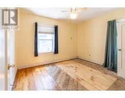 40 Kerr AVENUE - 12