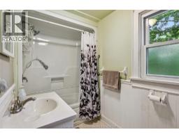 12 Alexandra AVENUE - 46