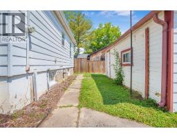 5 BUCKINGHAM AVENUE - 33