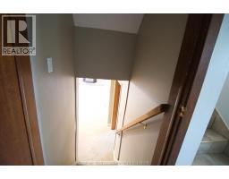 39 Wyandott STREET - 38