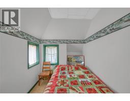 16 Elizabeth STREET - 36