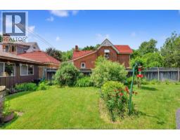 16 Elizabeth STREET - 46