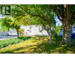 149 Tweedsmuir AVENUE West - 1