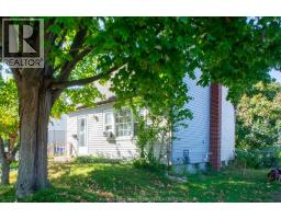 149 Tweedsmuir AVENUE West - 3