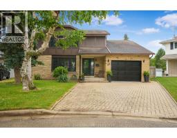 44 Pamela CRESCENT - 10