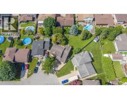 44 Pamela CRESCENT - 12