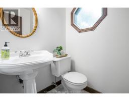 44 Pamela CRESCENT - 23