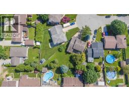 44 Pamela CRESCENT - 48