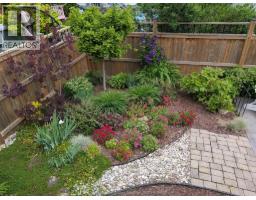 71 CLARA CRESCENT - 33